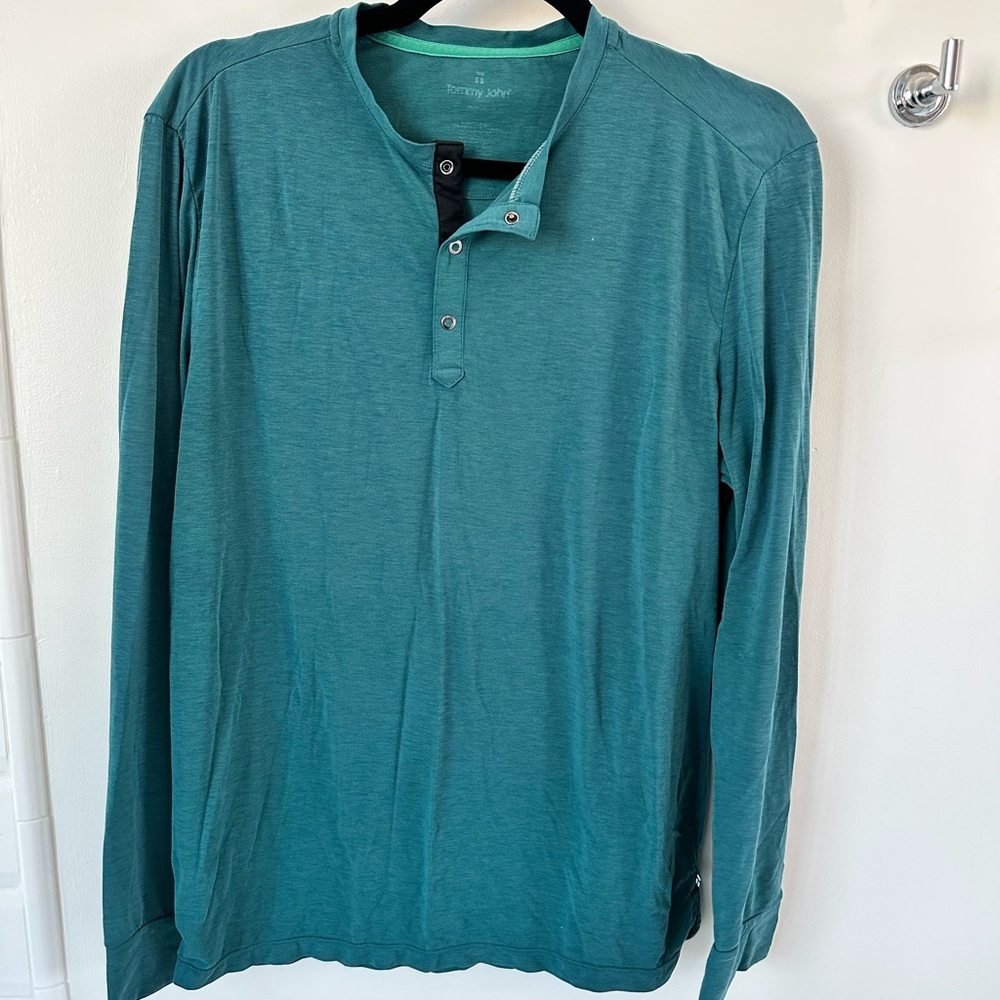 Tommy John Lounge Henley. Gently used. Size medium. Turquoise.